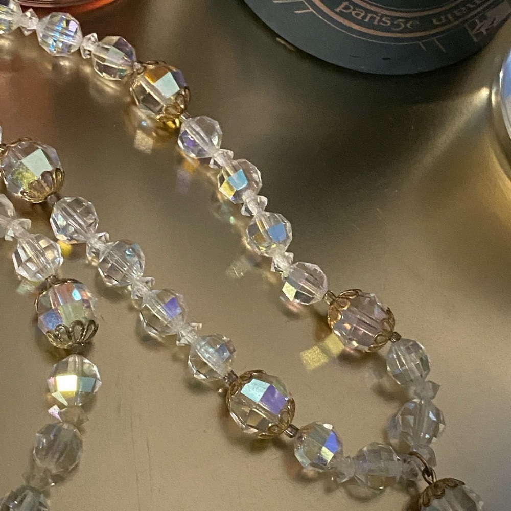 Beautiful vintage necklace Aurora Borealis style beads - Picture 6 of 11